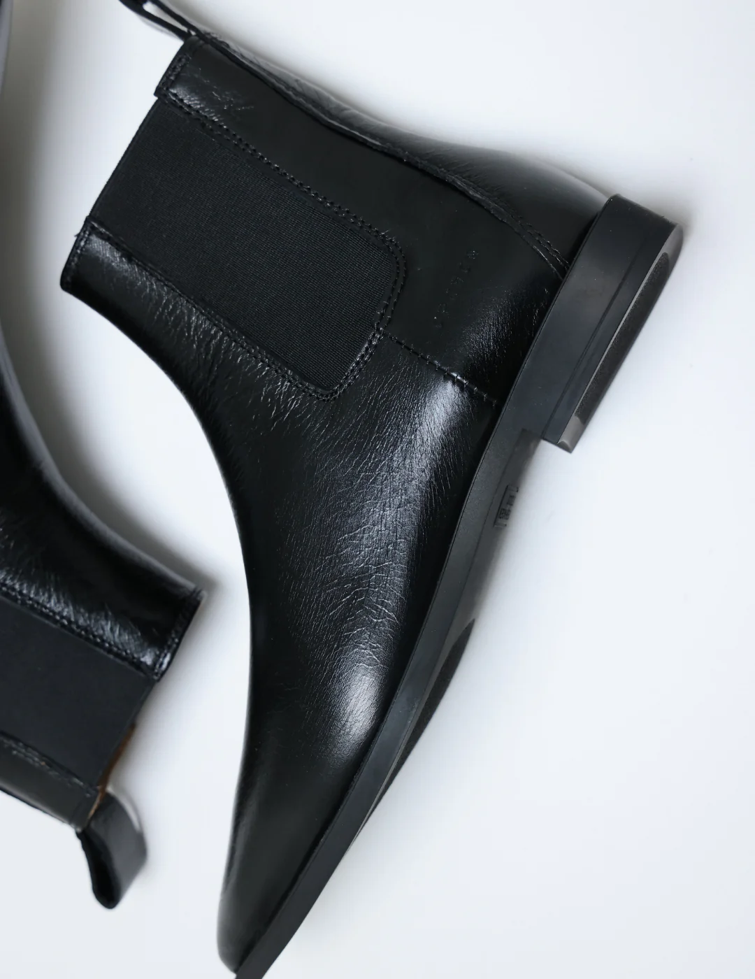 CPH410 | Shiny Leather Black - Image 3