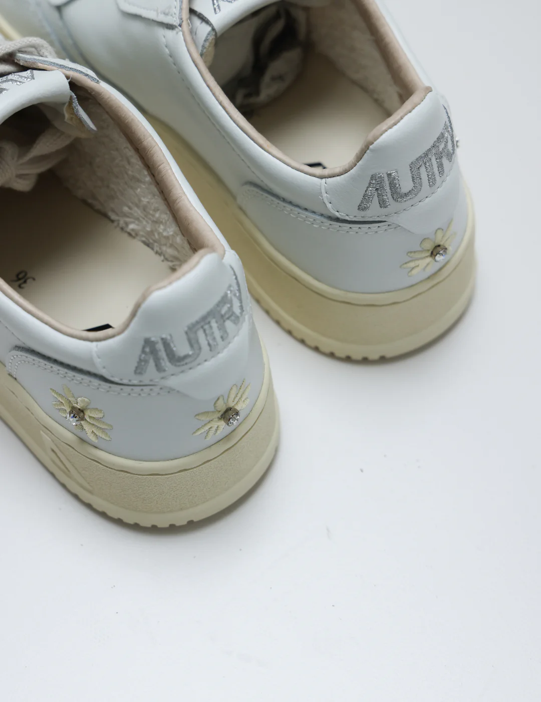 LOW SNEAKER 80's WE01 |  Flower White/ Rutabaga - Image 6