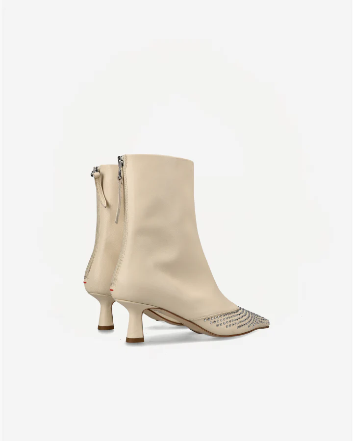 SILA MINI STUDS | Nappa Leather Creamy - Image 4