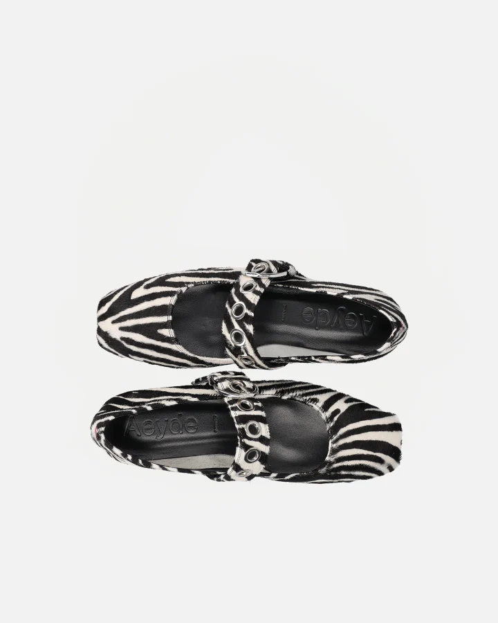 UMA EYELET | Creamy Zebra - Image 2