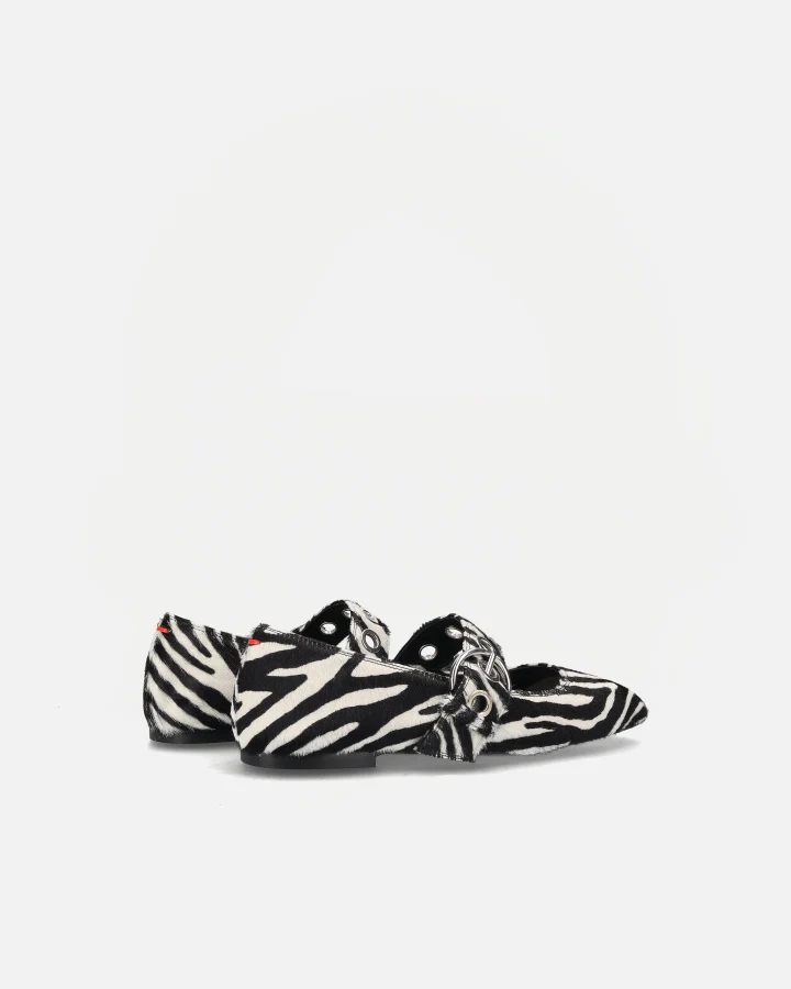 UMA EYELET | Creamy Zebra - Image 4